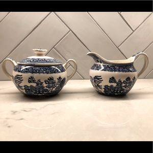 Blue Willow Cream and Sugar Set